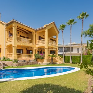 Casa Bach - Elegant villa with sea views in Sierra Blanca, Marbella