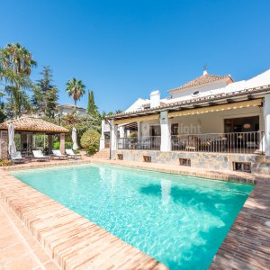 Casa del Paraíso, lovely villa within El Paraiso Medio for sale