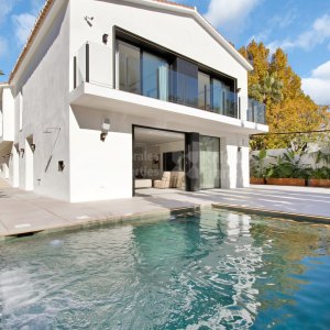 Villa for sale in Nueva Andalucía