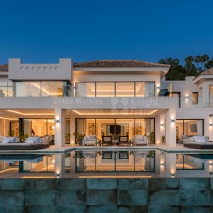 Moderne Eleganz inmitten der Natur: Eine luxuriöse Villa im Marbella Club Golf Resort