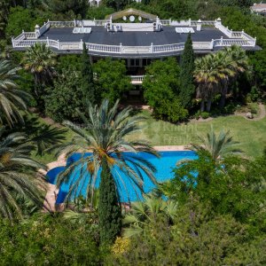 Marbella Milla de Oro, Casa Camelia: gran elegancia neoclásica en Marbella