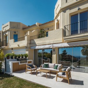 Maison Vue, renovated semi-detached house with views and Scandinavian style in La Quinta Hills