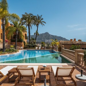 A5, apartamento de 4 dormitorios con vistas panorámicas al mar en Les Belvederes