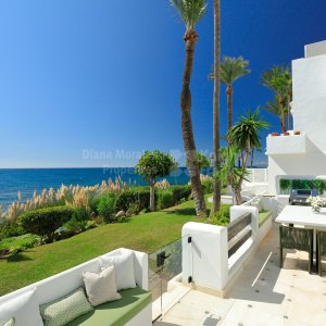 Exquisite frontline beach flat in Marina de Puente Romano