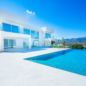 Luxury Villa with Stunning Views in La Mairena, Marbella