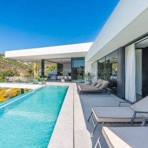 Lomas de La Quinta, Contemporary frontline golf villa with panoramic views