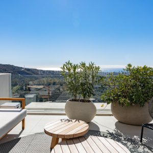 Benahavis, 3 bedroom penthouse with solarium in Marbella Club Hills