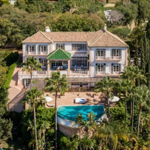Villa with sea views in Marbella Hill Club