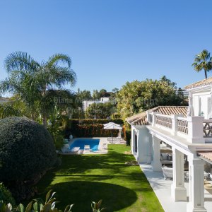 Villa en venta en Guadalmina baja/Casasola