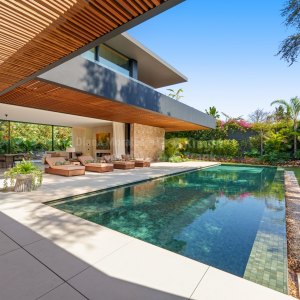 Parcelas del Golf, Villa cerca de campos de golf en urbanización vallada