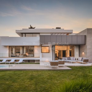 Stylish modern house in El Paraíso