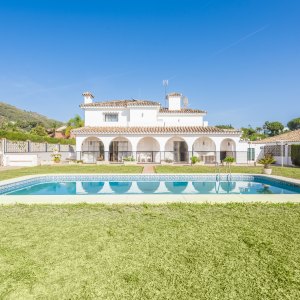 Marbella Ciudad, Villa familiar con gran parcela en Marbella en venta