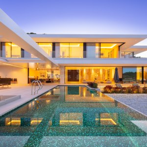 Sensationelle Villa in geschützter Wohnanlage El Madroñal