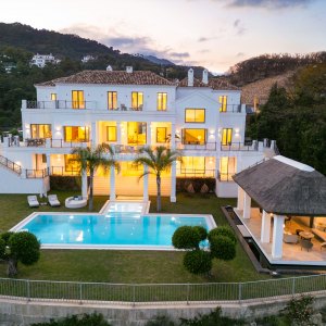Villa moderna con vistas al mar en El Madroñal