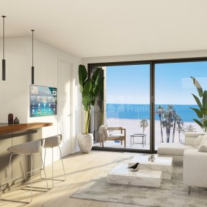 Estepona, Seafront apartment with open sea views