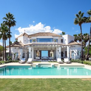 Villa Águila, imponente villa en Monte Halcones