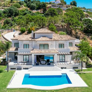 Villa in Monte Mayor with panoramic sea views