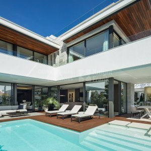 Cortijo Blanco, Los Angeles 184, modern villa close to the beach