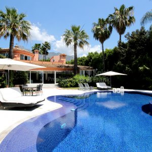 Four-bedroom villa in Rocío de Nagüeles, with great potential