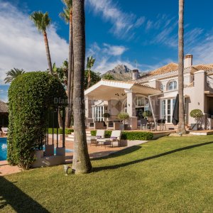 South facing Sierra Blanca villa with exquisite design