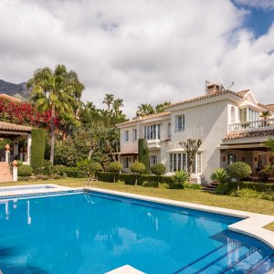 Sierra Blanca, Elegant Villa with Views