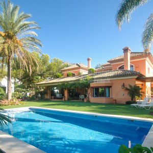 Altos Reales, Graceful Villa In Prestigious Setting