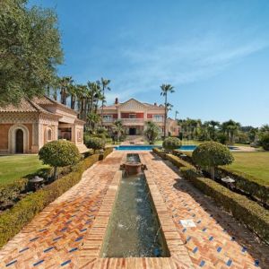 Los Picos, Aussergewöhnliche Villa