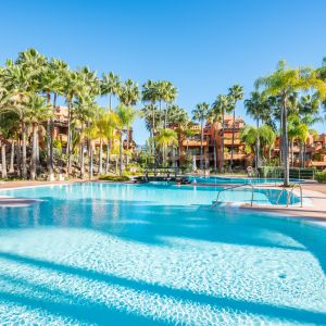 Luxuriöses Duplex-Penthouse im La Alzambra Hill Club, Marbella