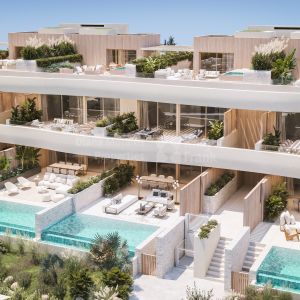 Las Chapas, Ground floor three-bedroom apartment in seafront complex