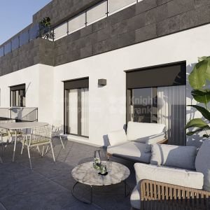 Casares Playa, Spacious ground floor apartment with large terraces and private garden