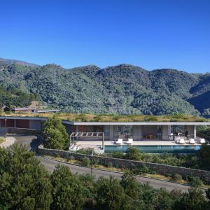Monte Mayor, A contemporary villa with west orientation on elevated plot