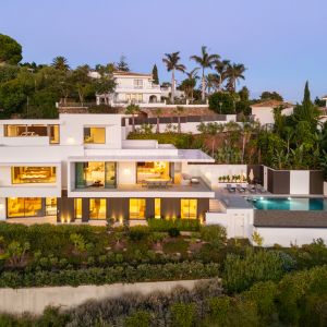 Villa Colina, casa de diseño con vistas al Mediterráneo en El Rosario
