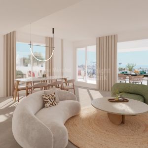 Estepona Stadt, Praktisch gelegenes Vier-Zimmer-Stadthaus in Estepona-Stadt