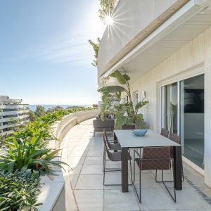 El Embrujo Banús, Refined 4-bedroom duplex penthouse with private pool near Puerto Banús