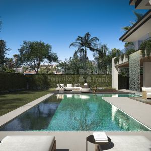 Cortijo Blanco, Beachside four-bedroom villa just steps from Puerto Banús