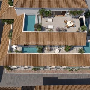 Estepona Town, Two-bedroom penthouse with pool in a 10-unit complex in Estepona