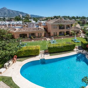 Recently renovated three-bedroom first floor apartment in Puerto Golf