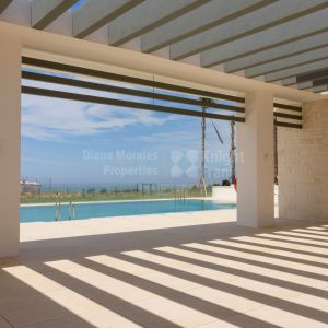 Ojen, Ático de tres dormitorios con impresionantes vistas al mar