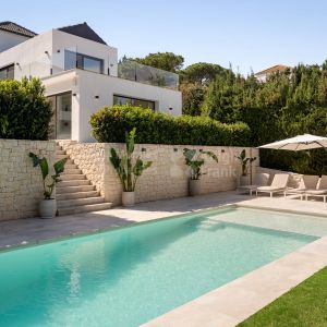 Villa Aura, contemporary design next to Las Brisas Golf