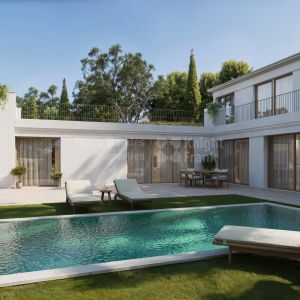 Elviria, Four-bedroom hillside villa with a private pool in East Marbella