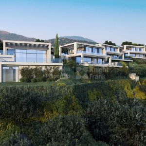 Detached three-bedroom villa in gated urbanization in Benahavis