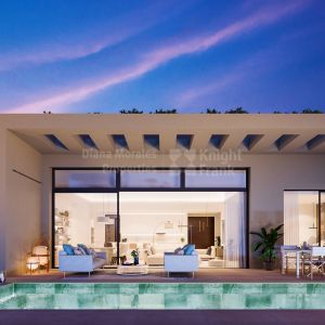 Detached four-bedroom villa in a gated and secure complex in Benahavis