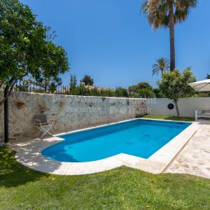 Villa de 5 chambres près de la plage à Paraiso Barronal, Estepona