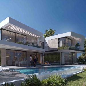 Calahonda, Villa orientée plein sud de 5 chambres à seulement 200 mètres de la plage