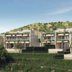 Ático de dos dormitorios con azotea en Elviria, al este de Marbella