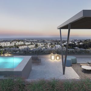 Las Colinas de Marbella, Ático de tres dormitorios con solárium, piscina privada y vistas panorámicas
