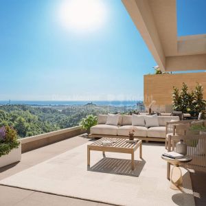 Los Altos de los Monteros, Трёхспальный двухуровневый пентхаус с видом на море в Восточной Марбелье