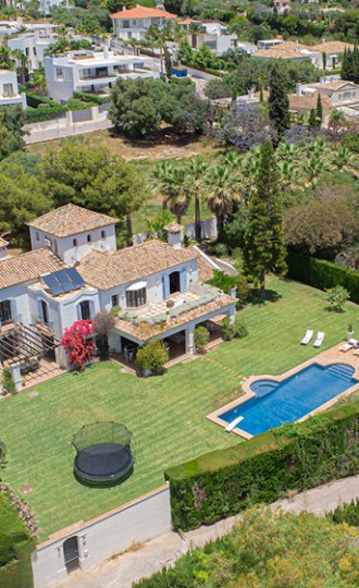 an aerial shot of villas in Marbella, featured image for the article 