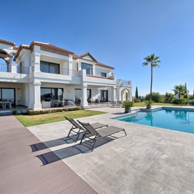 Top quality villa built in Los Flamingos Golf Resort.