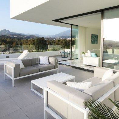 Modern complex with heated outdoor pool, under construction in Atalaya Alta